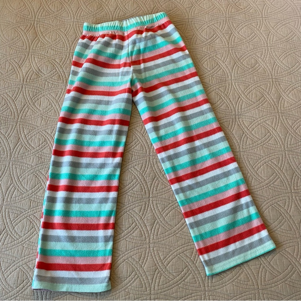 Two Pairs Eddie Bauer Pajama Sets - Size S (7/8) - Picture 13 of 15